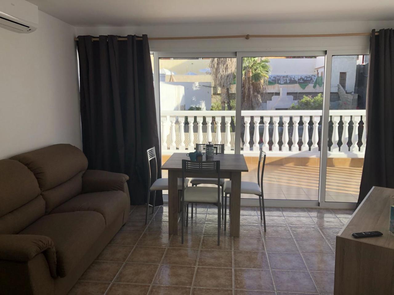 Apartamentos Acoran Mogán Екстериор снимка
